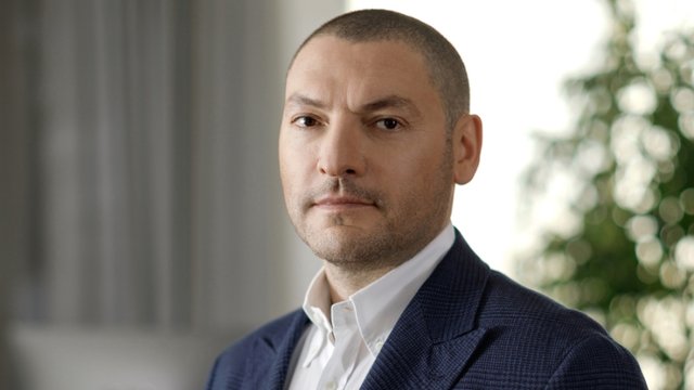 Беглец "Батальона Куршевель" Михаил Бакуненко, возглавлявший "Укрнефтебурение", купил себе новый Rolls-Royce во время войны