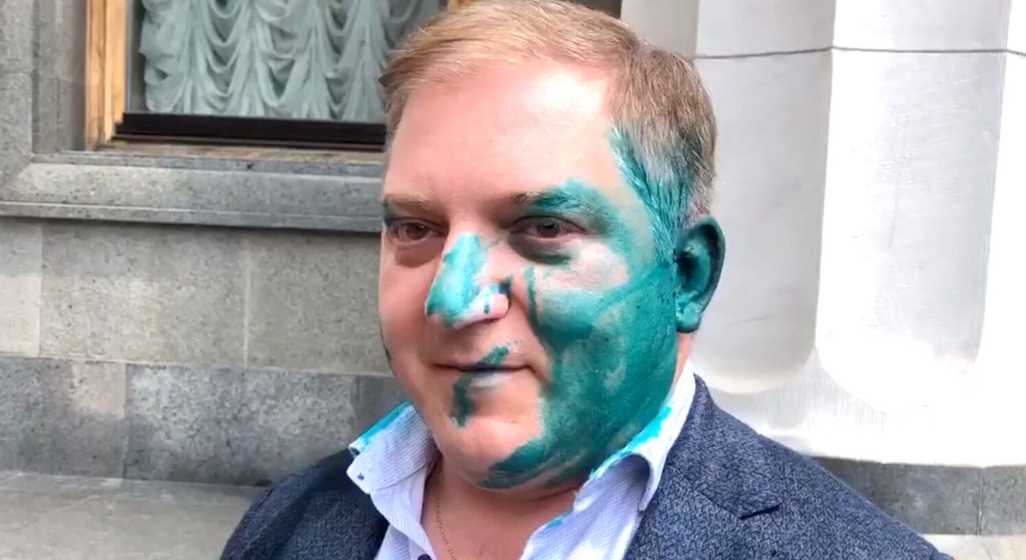 Нардеп-утікач Олег Волошин із родиною "засвітився" у білоруському "замку" (фото)