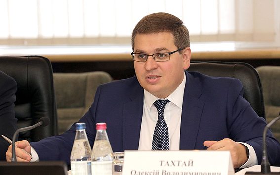 Экс-секретарю МВД Алексею Тахтаю избрали меру пресечения по делу о растрате 6 млн гривен