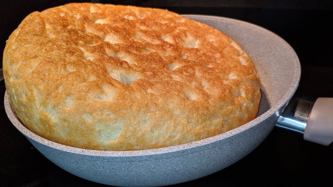 Прості рецепти смакоти: хліб без духовки в сковороді