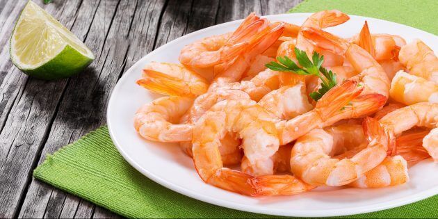 Как правильно чистить и варить креветки
