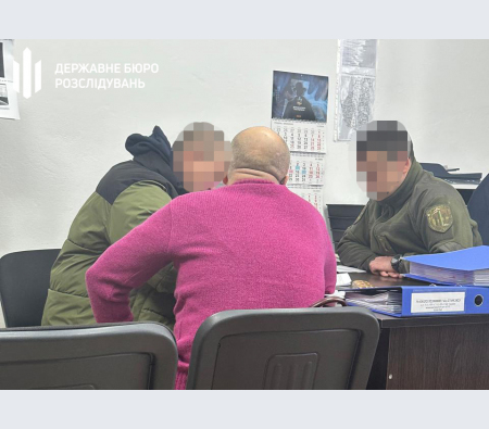 Командира взвода разоблачили в начислении "боевых" за ремонт дома дочери