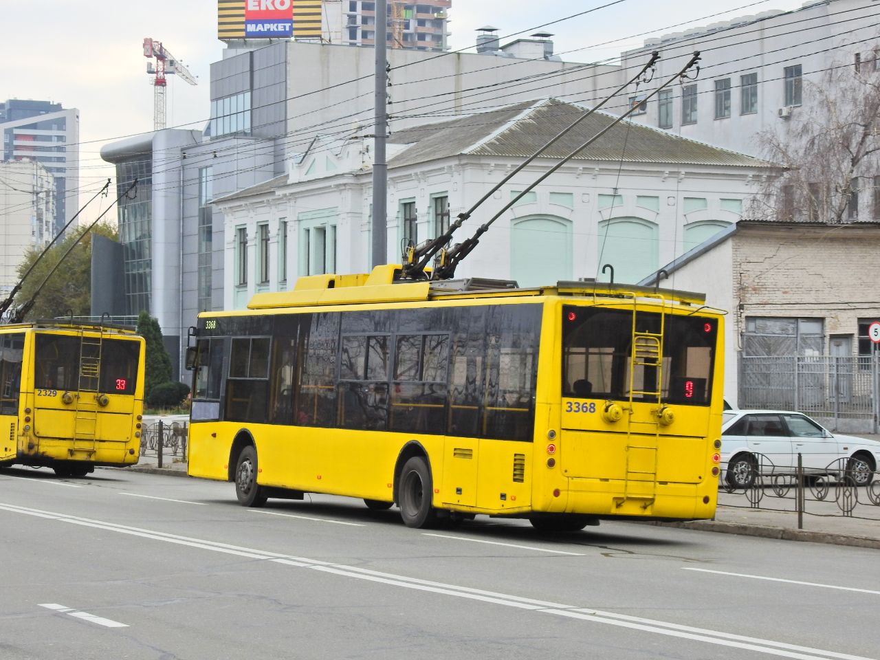 У Києві 1 та 2 лютого низка тролейбусів та автобусів змінить маршрути