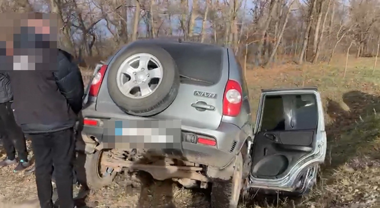 На кордоні з Молдовою перекинулася автівка з ухилянтами: водій намагався втекти від прикордонників
