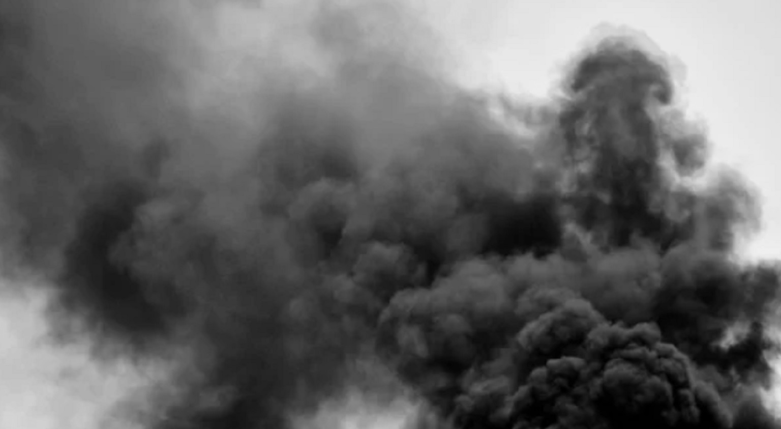 У Каліфорнії горить найбільший завод акумуляторів: евакуйовано 1500 людей