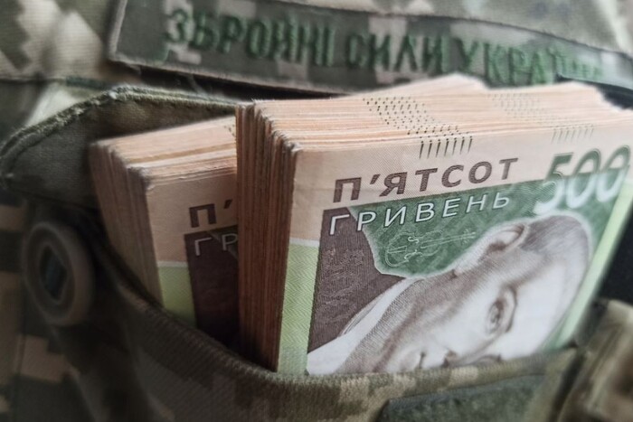 Кому з військових платитимуть по мільйону гривень: пояснення Кабміну