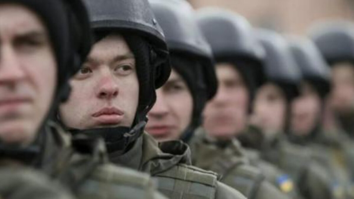 Контракт на рік, мільйон гривень і відстрочка: як працюватиме нова програма служби для 18-24-річних