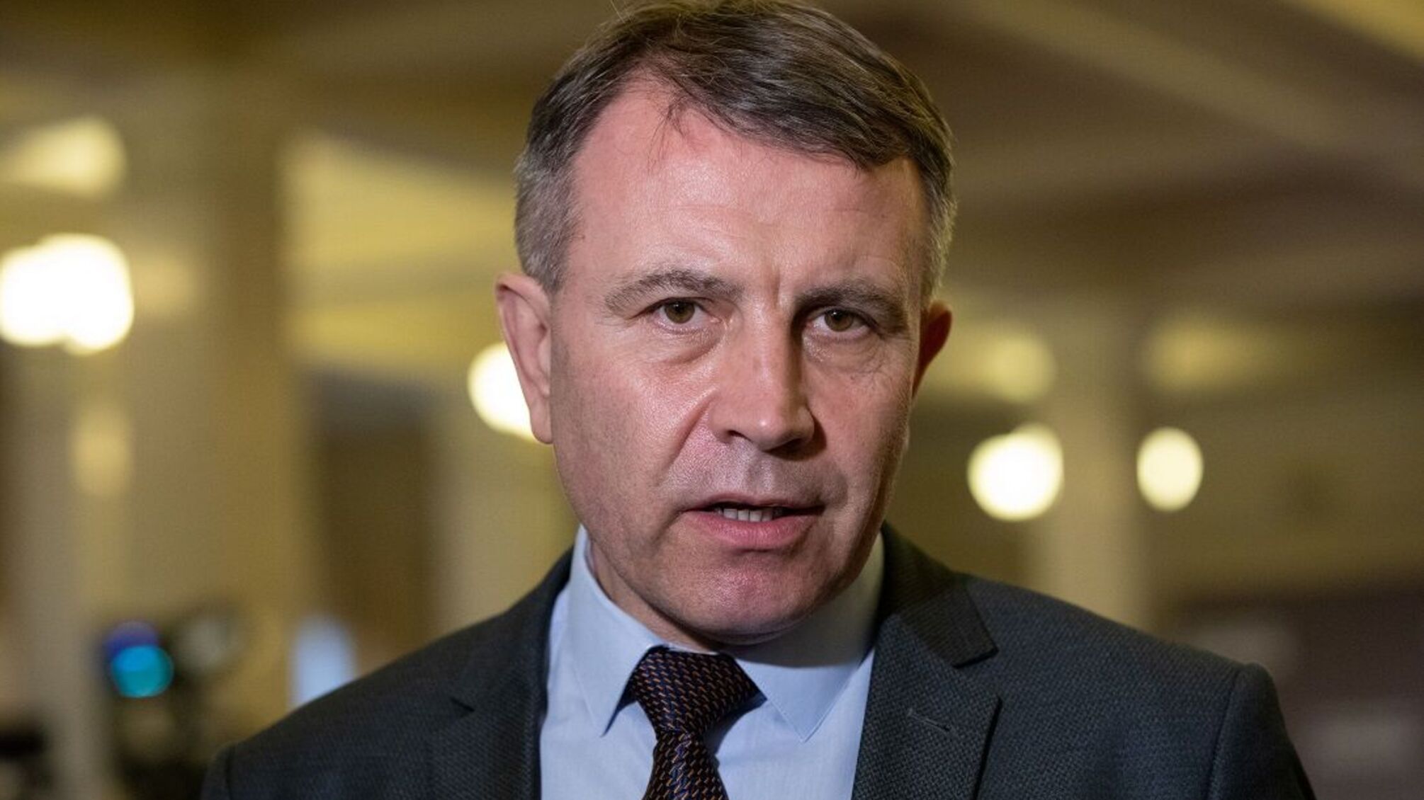 Дружина нардепа Гнатенка отримувала виплати як ВПО, маючи 4 млн грн доходу