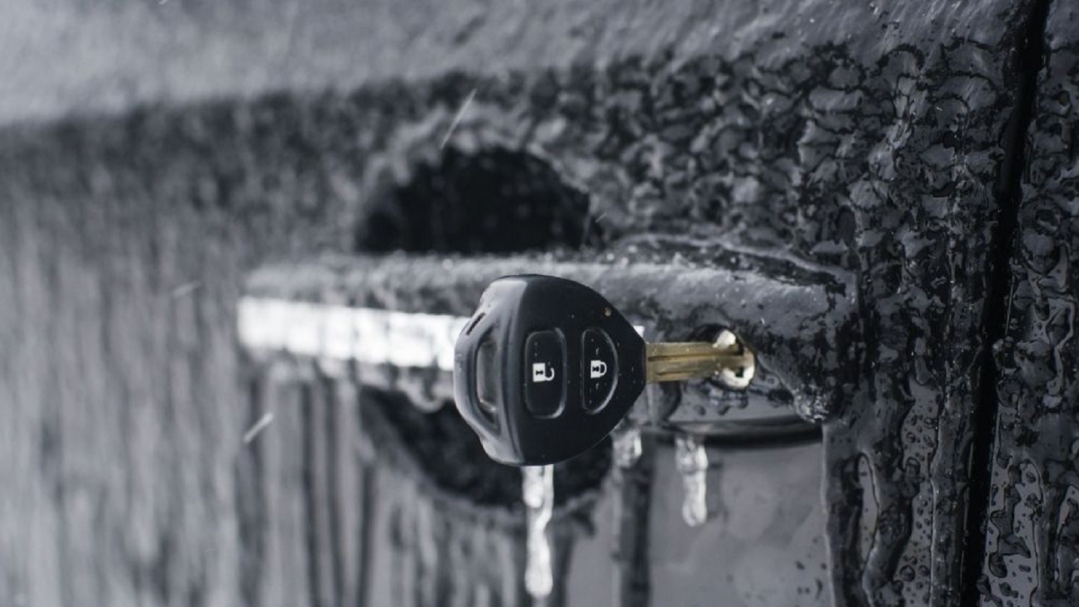 Как разморозить замок: эффективные способы борьбы с ледяной ловушкой