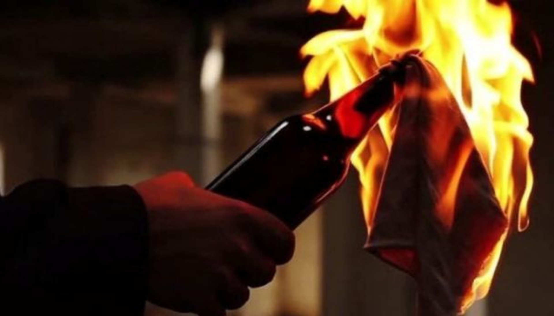 Во Франции произошел взрыв на территории консульства РФ: неизвестные бросили бутылки с зажигательной смесью