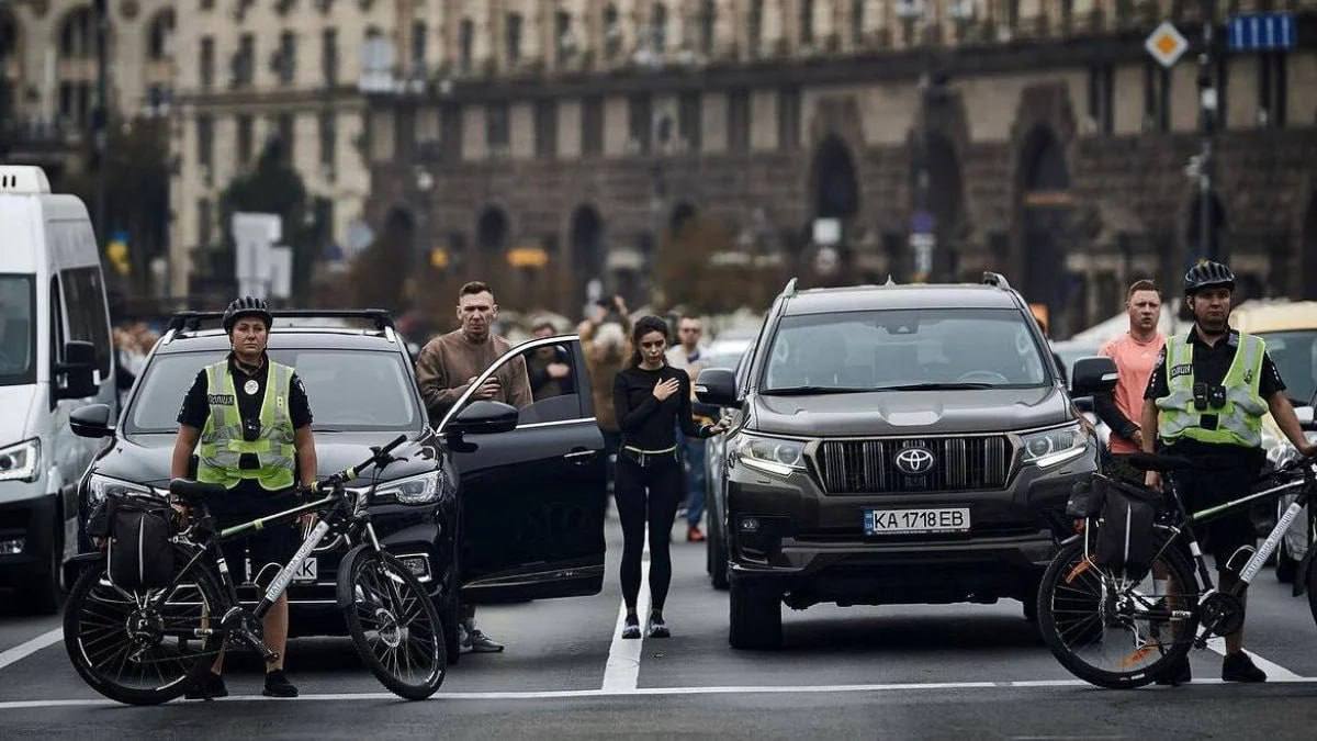 В Украине водителей будут штрафовать на 510 грн за игнорирование минуты молчания на дороге