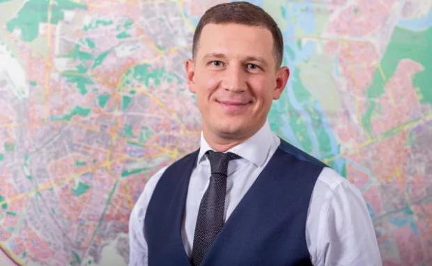 Директор «Спецжилфонда» Владимир Шарий может быть связан со схемами влияния разыскиваемого Комарницкого