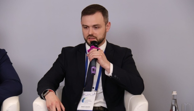 Заступник міністра нацєдності Лукашук заробив за рік вісім мільйонів і взяв тисячу Єпідтримки