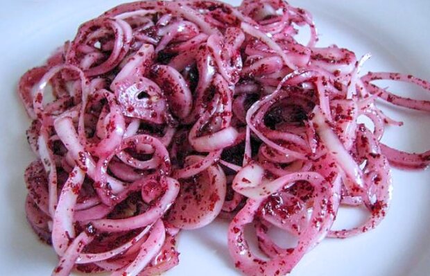 Как замариновать лук дома: простой рецепт