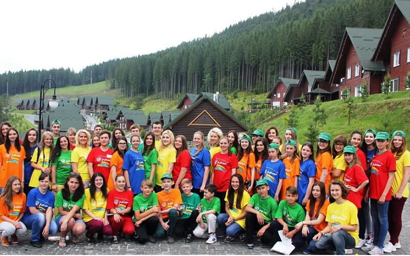 Хто з дітей цьогоріч може отримати безкоштовні путівки в "Артек"