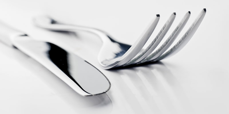 Как вернуть блеск столовым приборам: полезные лайфхаки