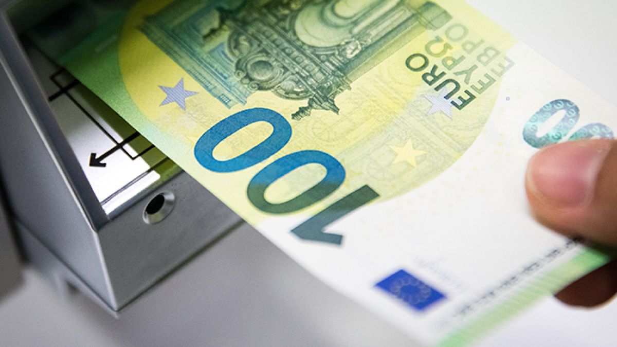 Гривня зміцнилась відносно євро: курс валют на 20 березня