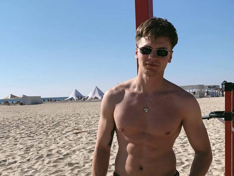 Сын экс-заместителя начальника Западного межрегионального управления ГНС Сергея Кондратюка скрылся от мобилизации в США