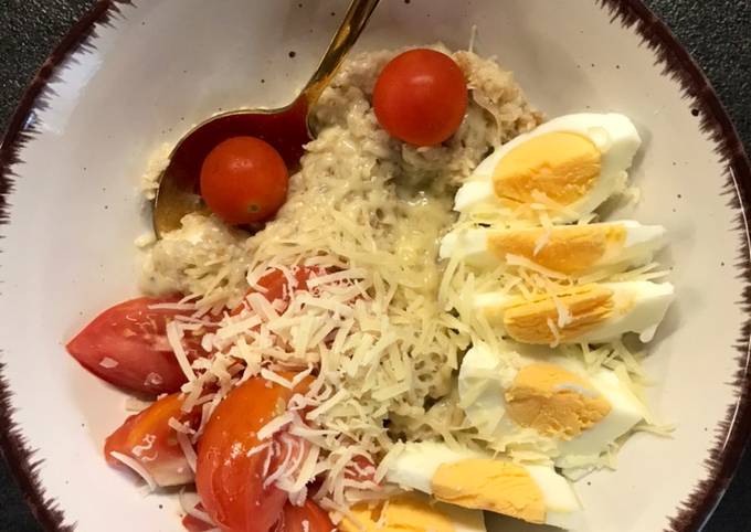 Простые рецепты вкусности: овсяная каша с томатами к завтраку