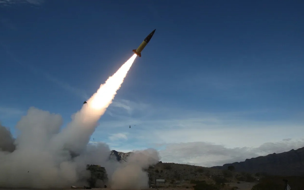 В Украине закончились дальнобойные ракеты ATACMS: США поставили менее 40 единиц