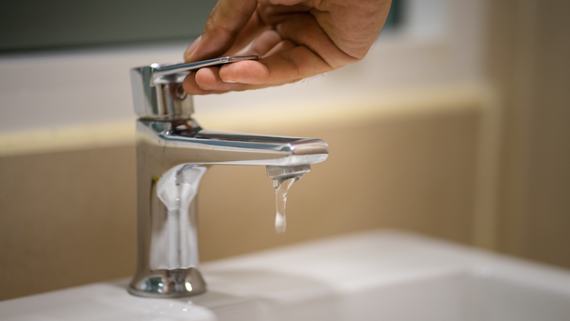 Українцям можуть обмежити подачу води через мільярдні борги