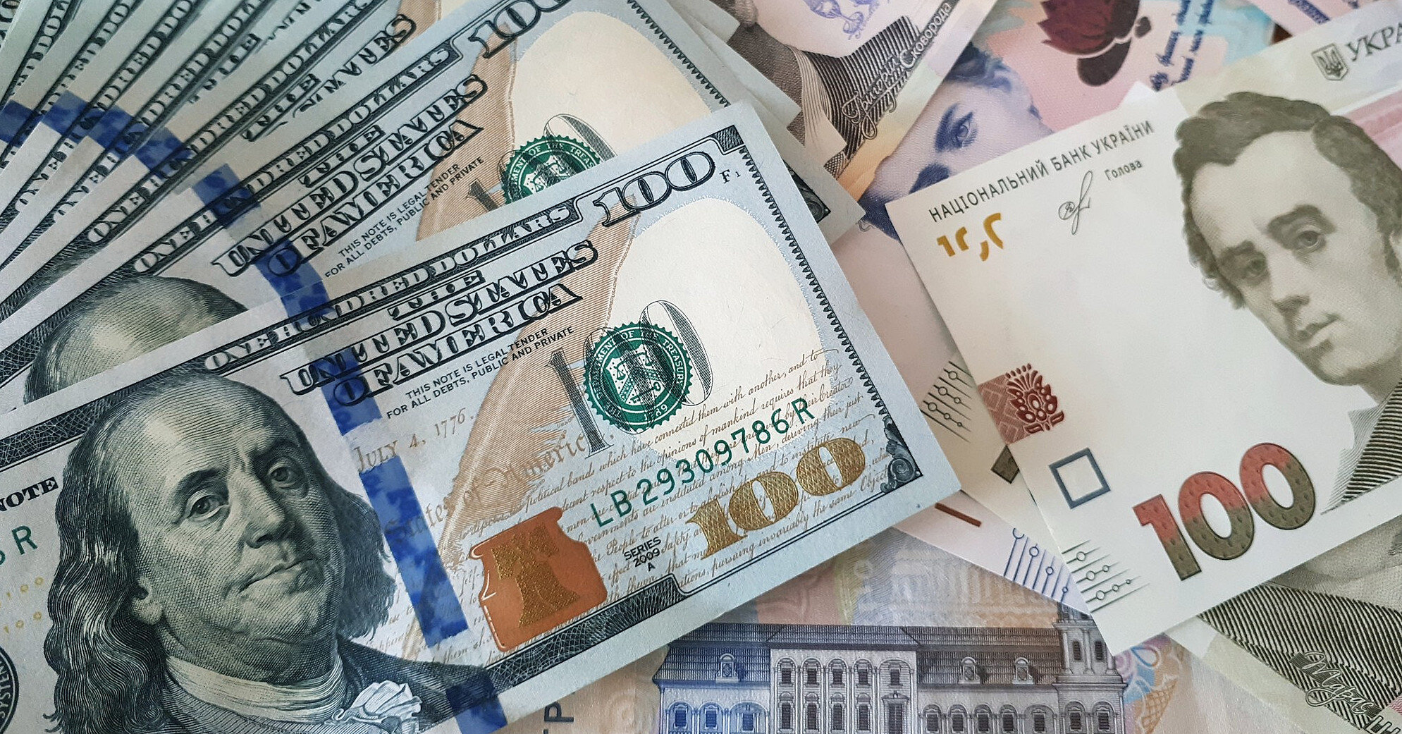 Долар зростає: курс валют на понеділок 28 квітня