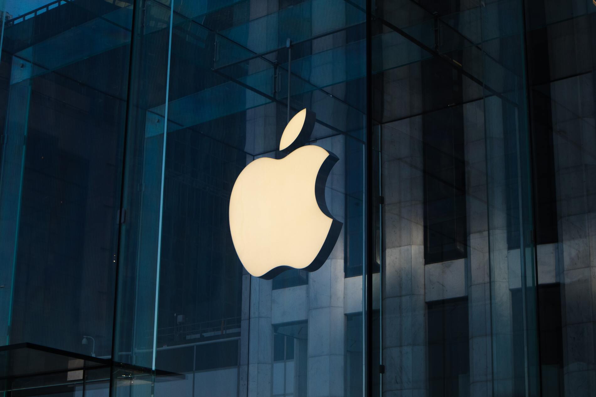 Apple уникла найбільшої кризи з часів пандемії завдяки скасуванню мит Трампа