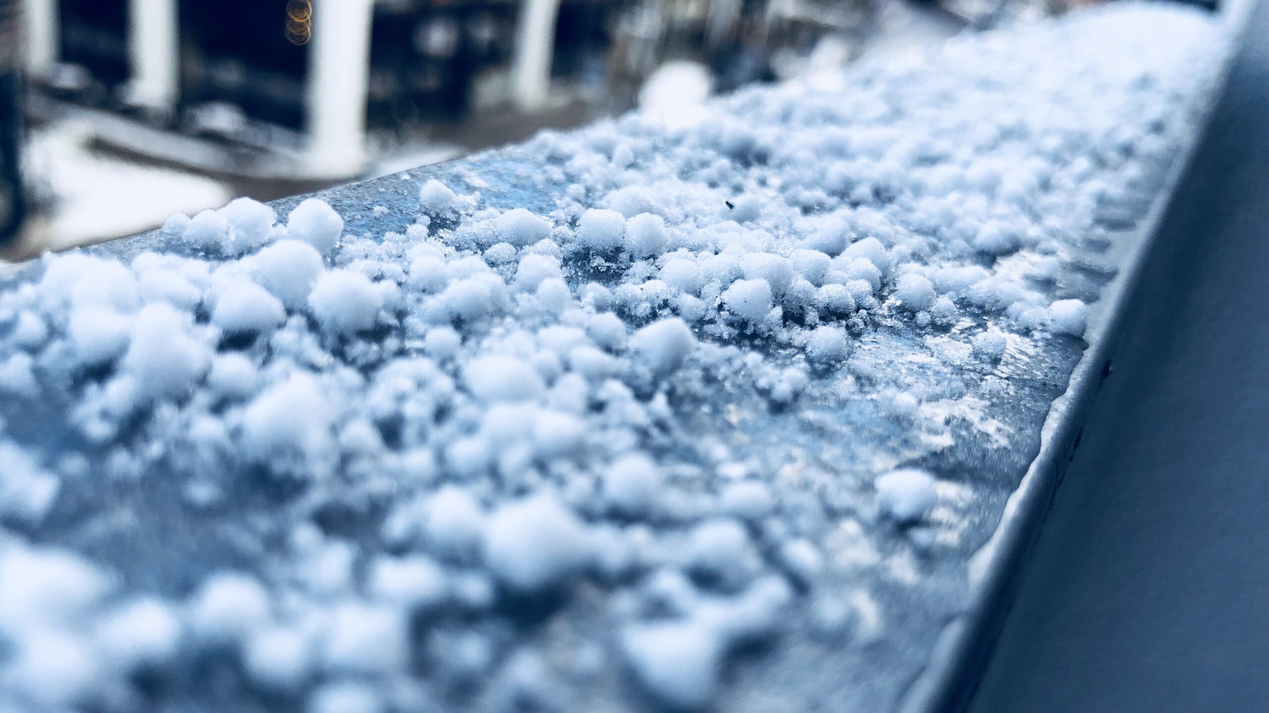 Мокрый снег, дождь и заморозки: непогода накроет Украину 6 апреля