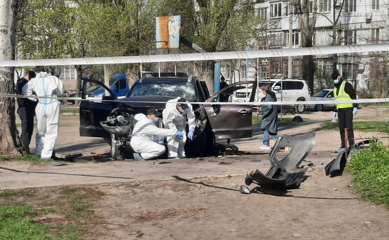 Взрыв в Днепре: ранены чиновник и его жена