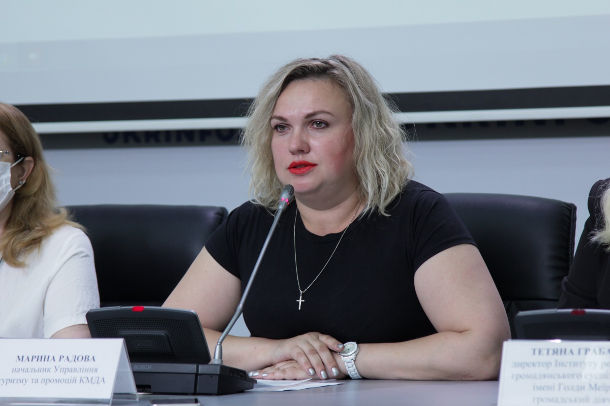 Пʼяні застілля у КМДА: Марина Хонда повідомила про звільнення директорки Управління туризму КМДА Марини Радової