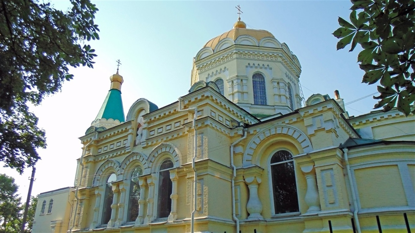 Яке свято 1 травня і хто відзначає сьогодні іменини