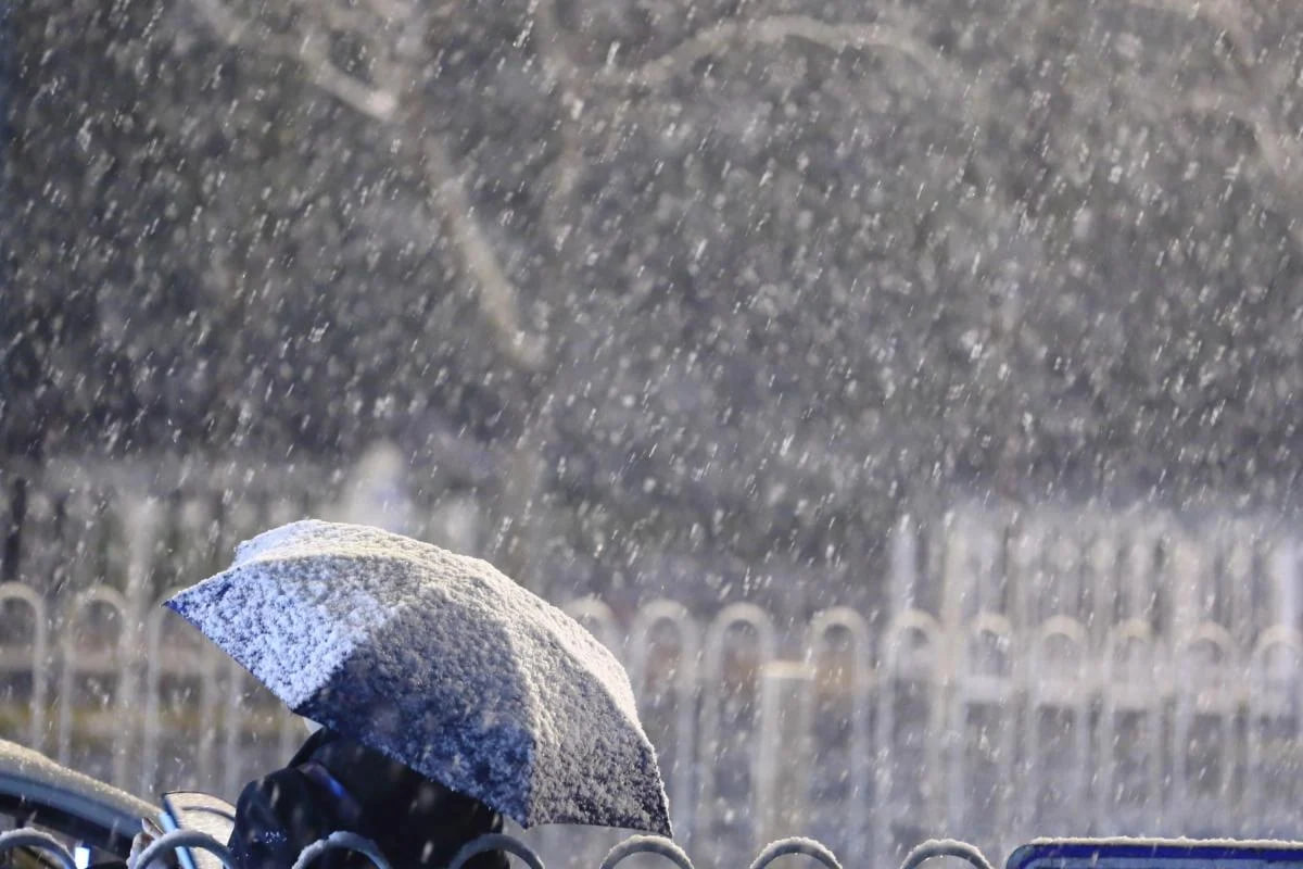 Весняний сніг та різке похолодання: синоптики попереджають про погіршення погоди