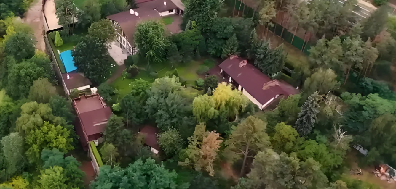 Затишок у стилі шале: як виглядає розкішний маєток доньки Юлії Тимошенко під Києвом