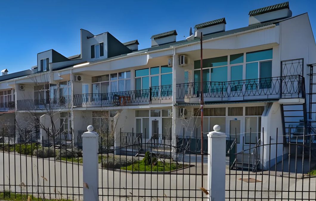 Мільйони доларів, елітні авто та нерухомість: чим володіє родина полковника СБУ Калабашкіна