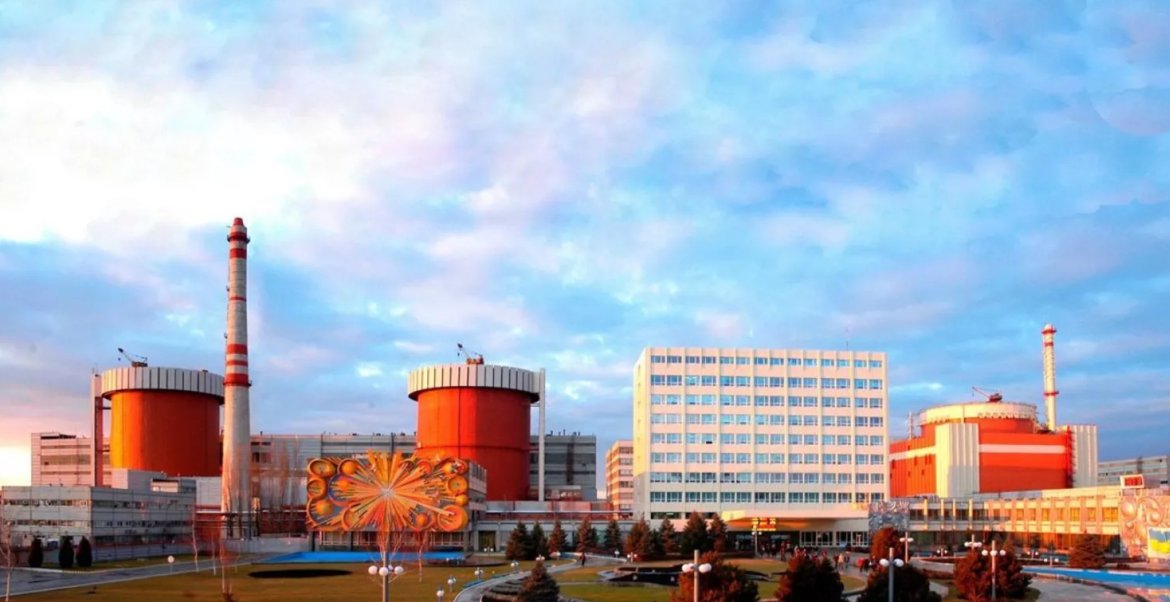 Південноукраїнська АЕС роками укладала угоди без тендерів і переплачувала мільйони