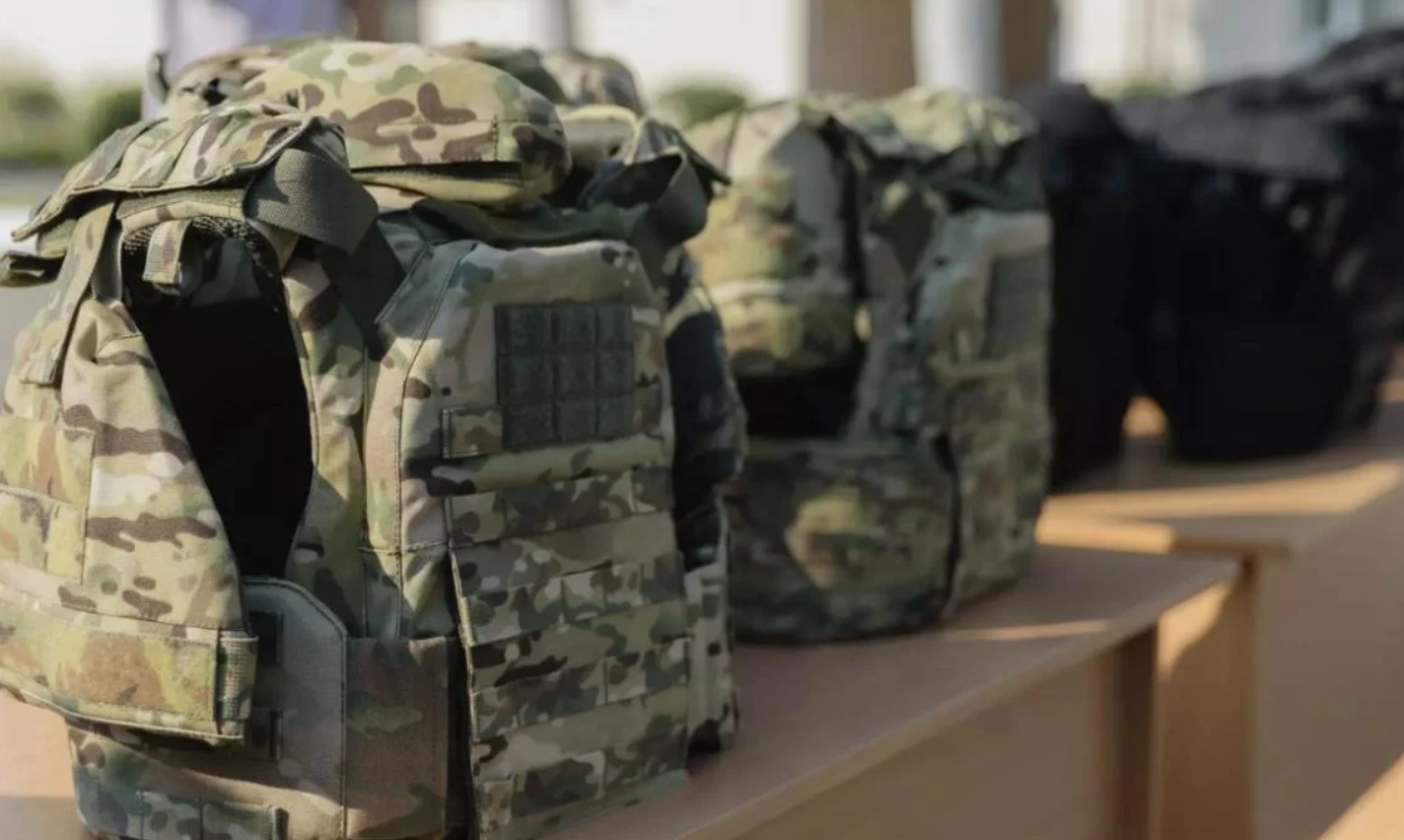 Міноборони з третьої спроби закупило 10 тисяч полегшених бронежилетів на майже 200 мільйонів