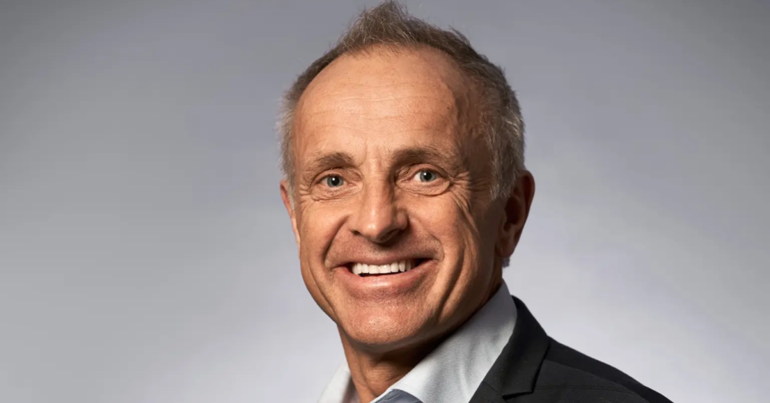 В Швейцарских Альпах погиб топ-менеджер Lego Майкл Халби: взлетел с лыжной трассы