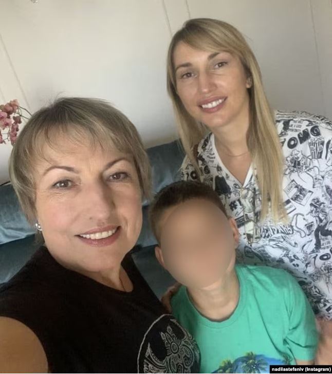 Надія Стефанів (ліворуч) та Надія Микитин