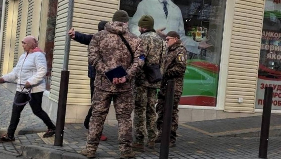 ВСУ ввели новые правила поведения для военных ТЦК