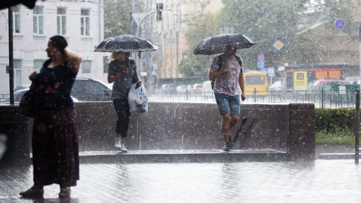 Погода в Украине 13 мая: дожди, заморозки на западе и до +18°C на юге