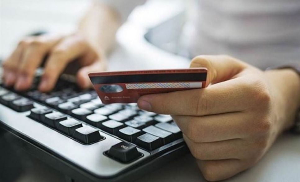 В Украине фиксируют новый вид онлайн-мошенничества: фейковые банковские приложения для кражи данных