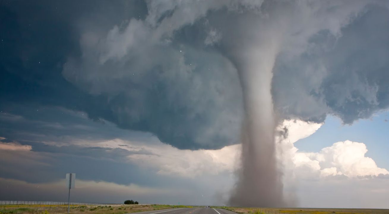 В Украине ожидается рост количества смерчей и торнадо - метеоролог