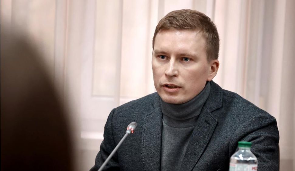 Руслан Пахомов работал в структурах Ахметова и судился с ПриватБанком: что известно о предполагаемом главе БЭБ