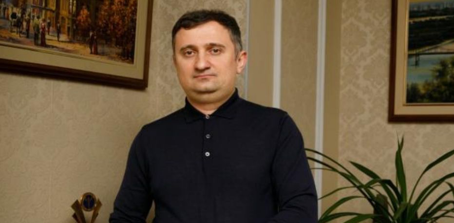 Директор столичного центру зайнятості Дмитро Новицький задекларував понад $1 млн готівкою — у справі фігурує віцепрезидентка "Київміськбуду"