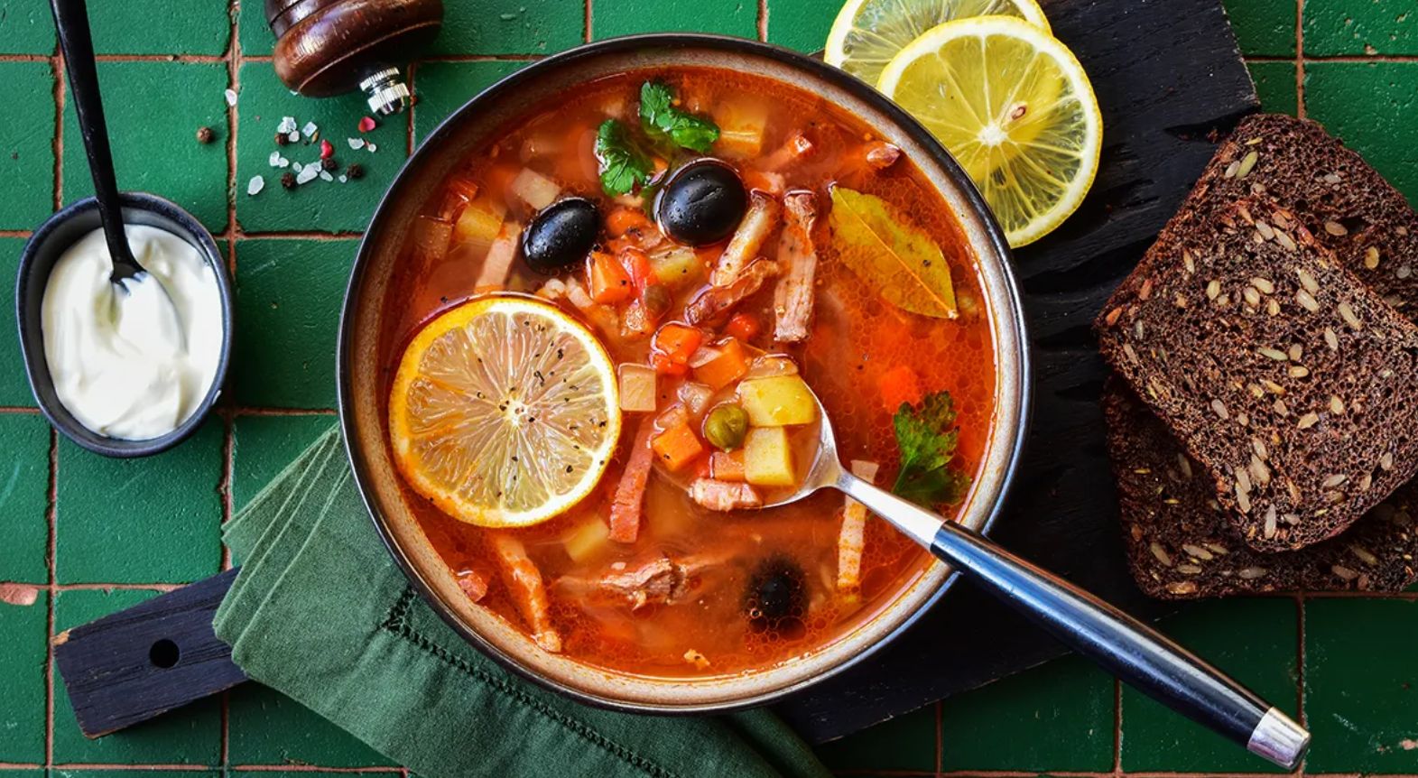 Солянка по-домашнему: простой рецепт на каждый день с праздничным вкусом