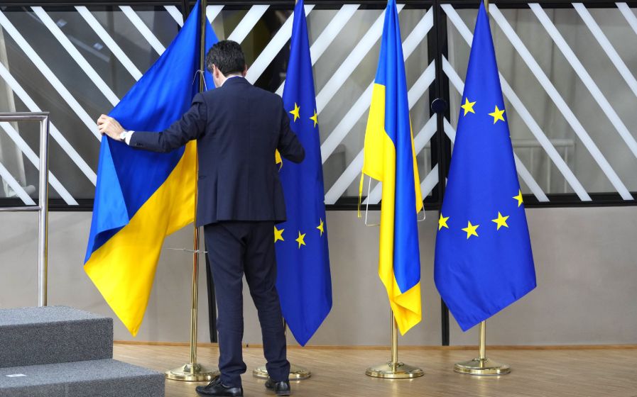 ЄС очікує на готовність Путіна до зустрічі з Зеленським 15 травня в Стамбулі і погрожує Росії санкціями