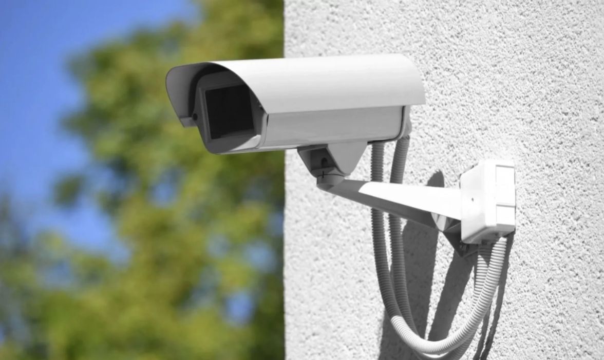 ГРУ Росії зламало 10 тисяч камер у країнах НАТО для відстеження допомоги Україні — The Guardian