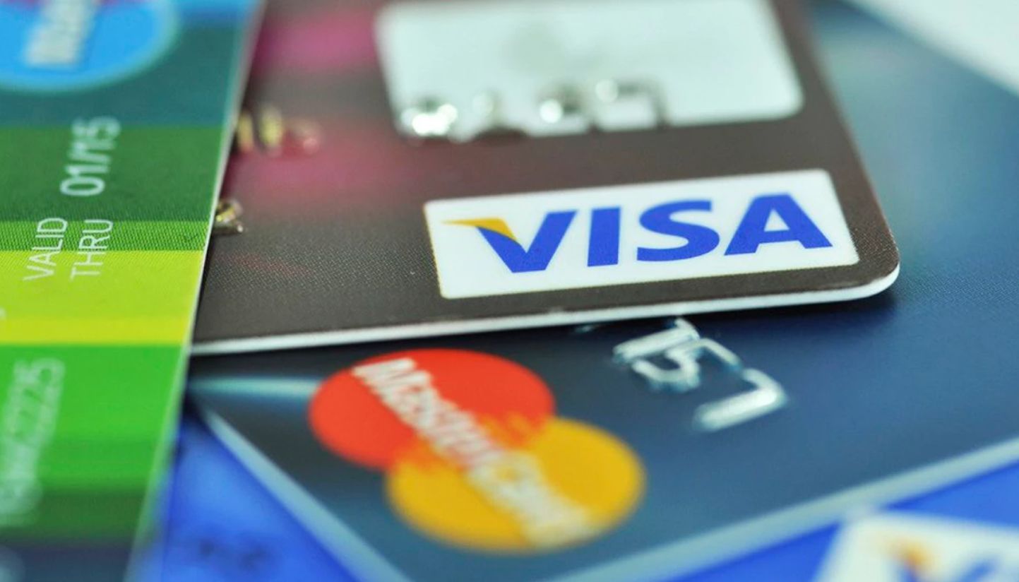 Visa вперше обійшла Mastercard за кількістю платіжних карток в обігу в Україні — НБУ