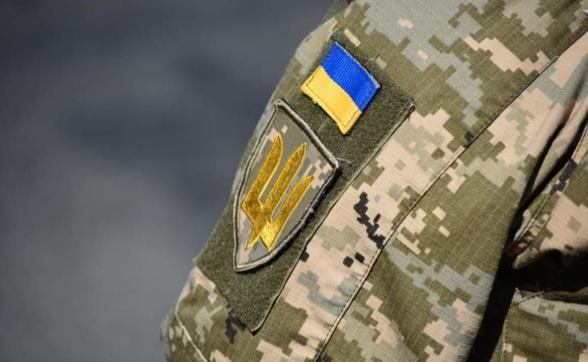 Военный ТЦК в Харьковской области потерял кисть из-за взрыва возле авто