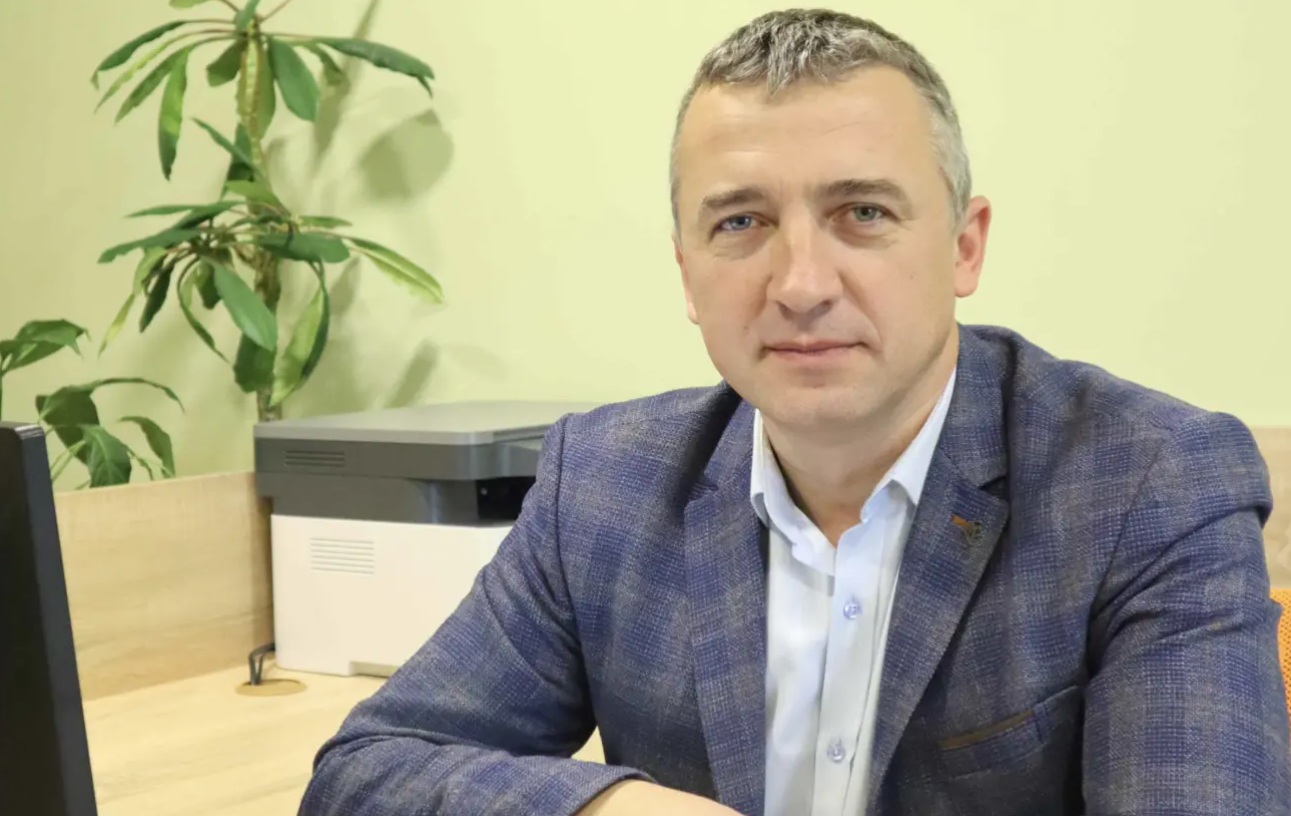 Заступник мера Лозової Олексій Корпан зник після відрядження до Чехії — його підозрюють у втечі до Росії